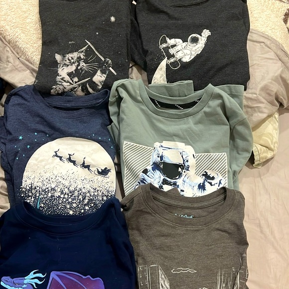 Lot of 6 Target boys shirts. Mostly cat and Jack.  8/10 Medium. Long sleeve tees - Picture 1 of 7